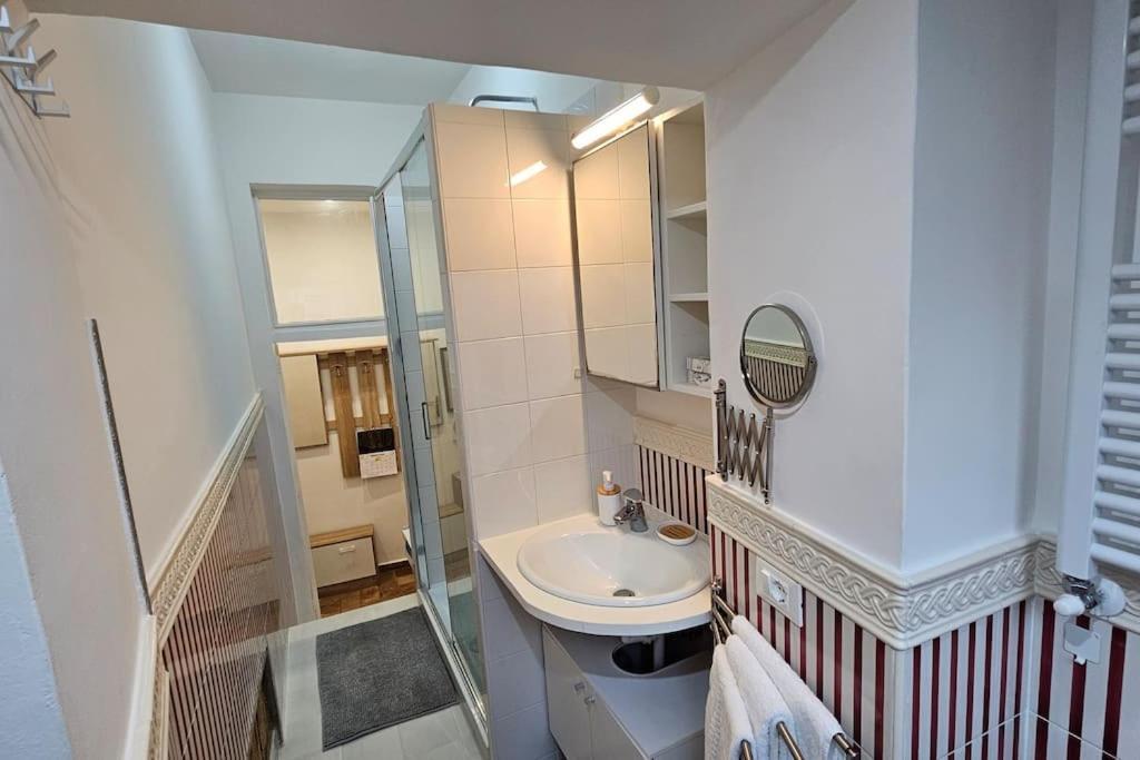 Cozy Modern With Terrace - Pantheon Rom